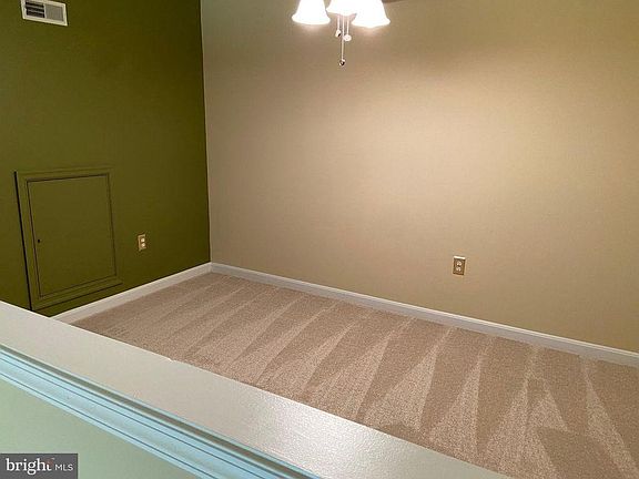 5th image of 402 Aggies Cir Unit L