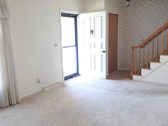 3rd image of 3837 Deerfield Dr