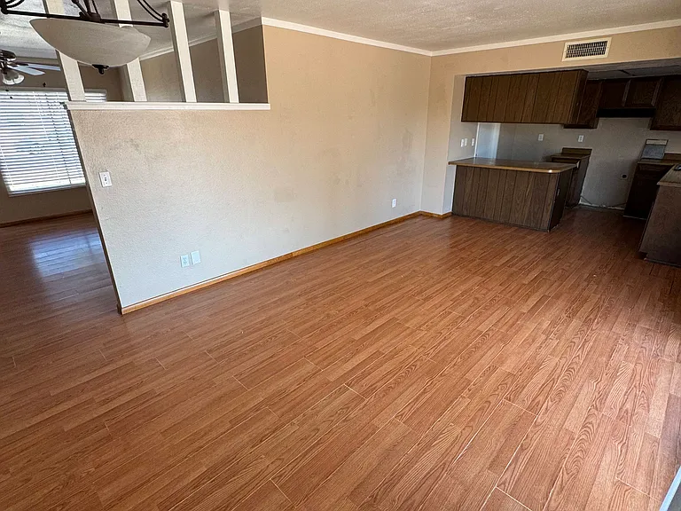 10826 N 48th Ave — Photo 9