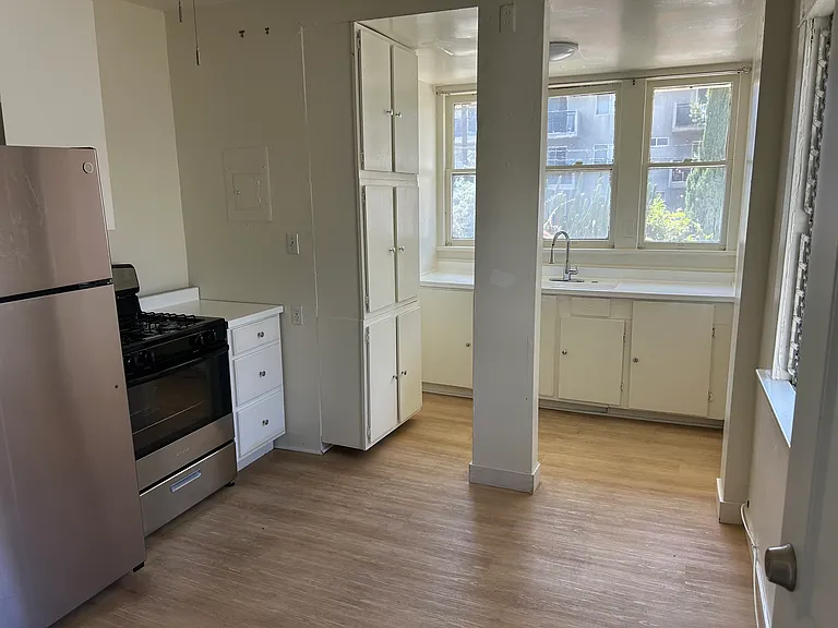 1323 N Orange Dr #1/2 — Photo 3