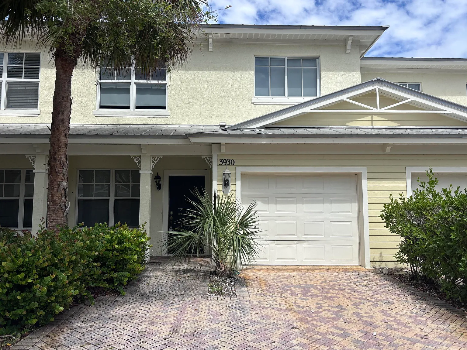 4 bed, 2.5 bath, 1958 sqft, $2,150 — Photo 2