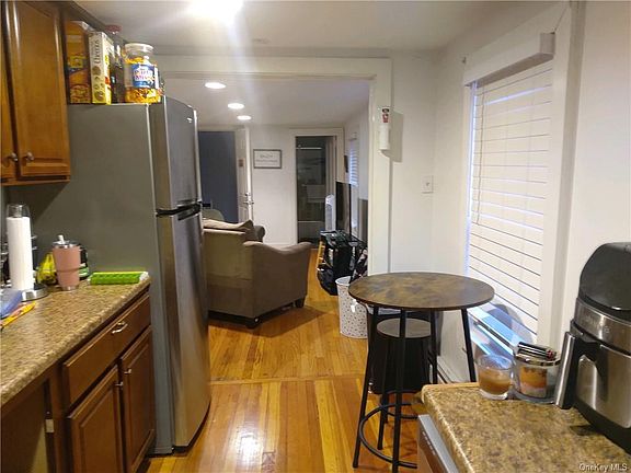5th image of 6 Schneider Ave #2-1