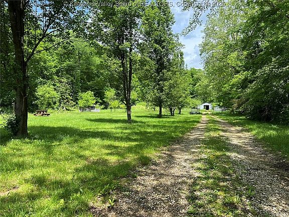 5th image of 69 Abby Ln