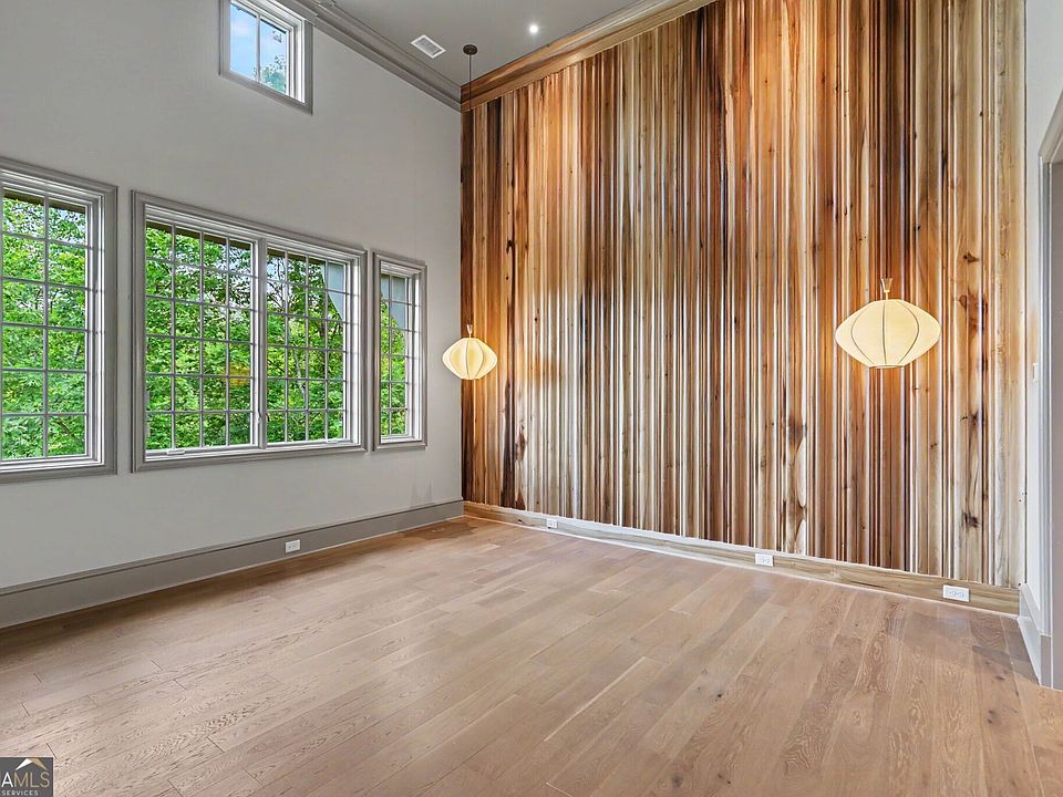 16th image of 140 Cove View Ln