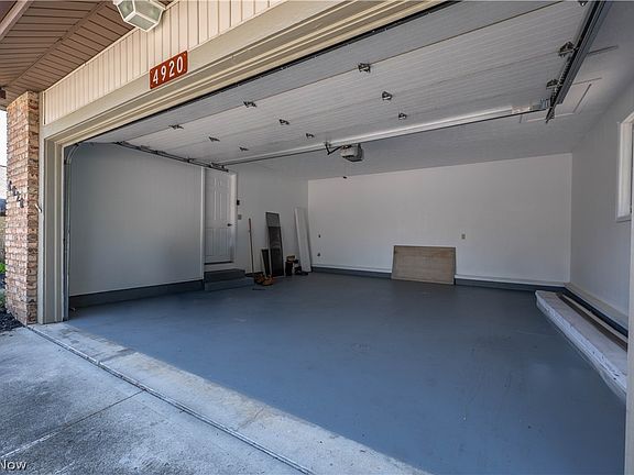 3rd image of 4920 Pond Dr NW