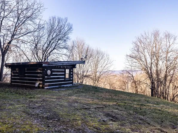 864 Critters Trl, Jonesville, VA 24263