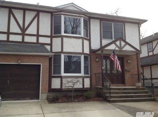 161 Cornwell Ave, Valley Stream, NY 11580