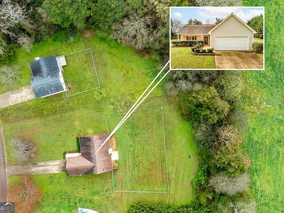 3rd image of 715 Summerfield Rd