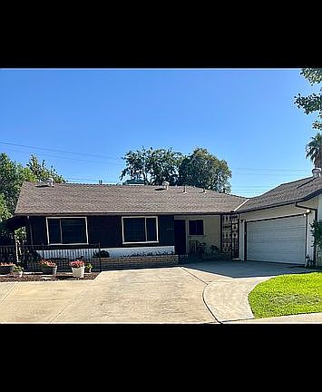 2nd image of 2998 E Willis Ave