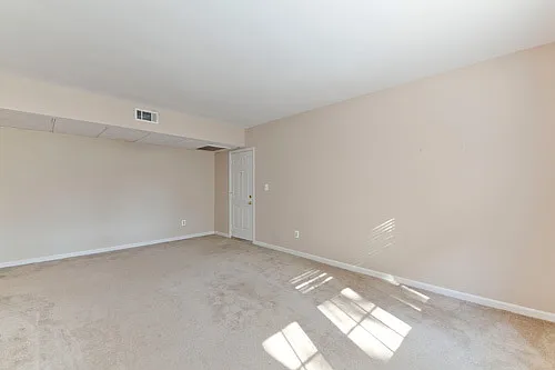 1728 N Queens Ln #184 — Photo 3