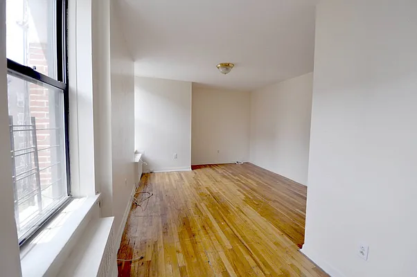 Rented by Bohemia Realty Group | media 28