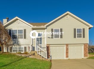 1222 SW Windcrest Ct, Grain Valley, MO 64029