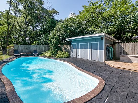 3rd image of 4461 E Greenview Dr