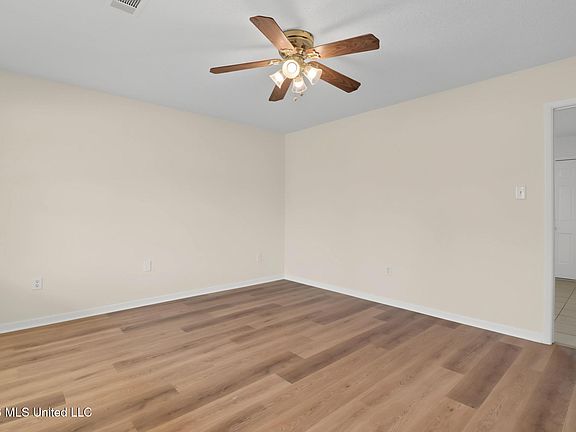 3rd image of 2525 W David Dr