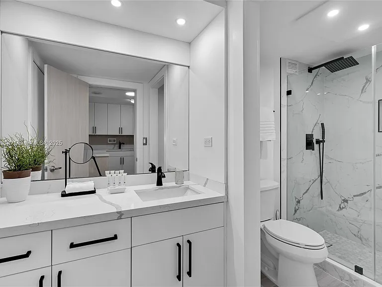 2301 Collins Ave #542 — Photo 14