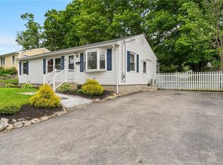 15 Woodcliffe Ave, North Providence, RI 02911