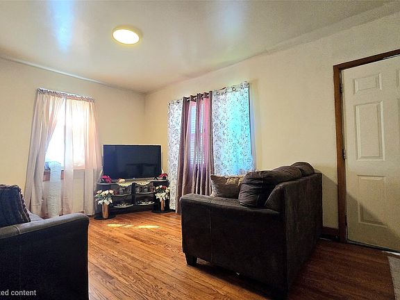 2nd image of 6 Poplar Street