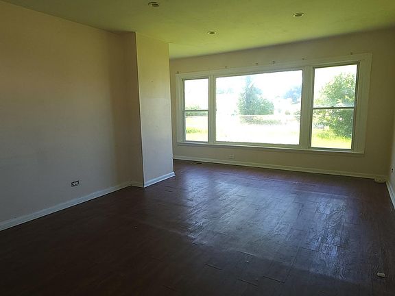 5th image of 1724 Lyons Ct