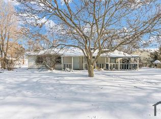2410 Campbell Dr, Champaign, IL 61821