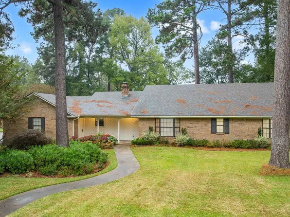 4502 Woodstock Ln, Texarkana, TX 75503