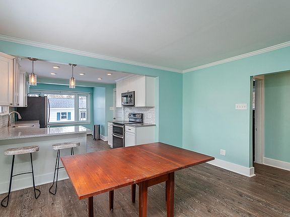 3rd image of 1303 Nicklin Ave