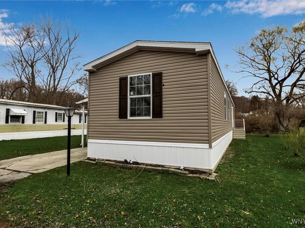 1002 Wish Cir, East Aurora, NY 14052