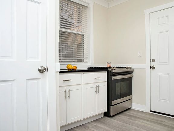 2nd image of 1415 W Hutchinson St APT 1