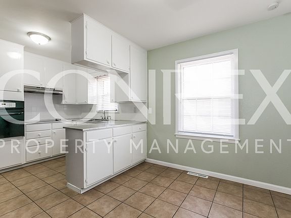 3rd image of 3517 S Woodbury St