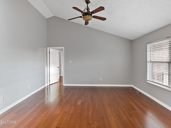 3rd image of 176 Covenant Cir