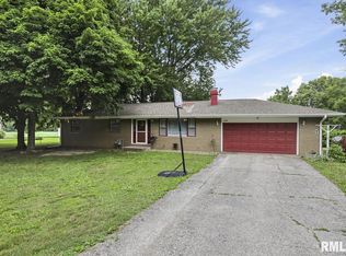 17217 River View Rd, Petersburg, IL 62675