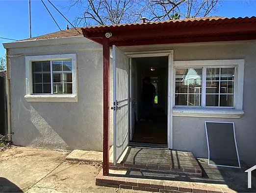 4000 San Carlos Way #B — Photo 2