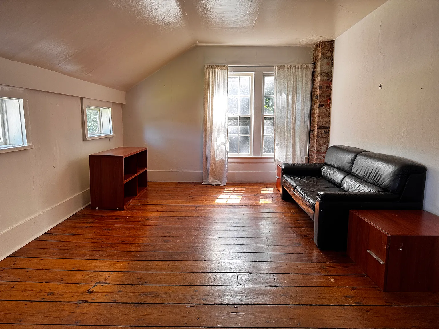 2 bed, 930 sqft, $1,850 — Photo 2