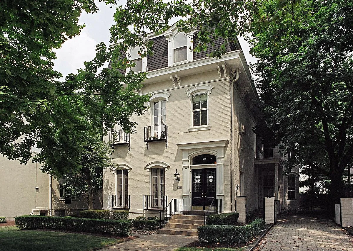 2 bed, $2,285 — Photo 1