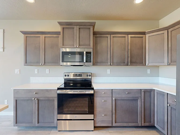 1189 Ava St — Photo 10
