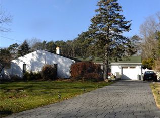 296 Blake Ave, Bohemia, NY 11716
