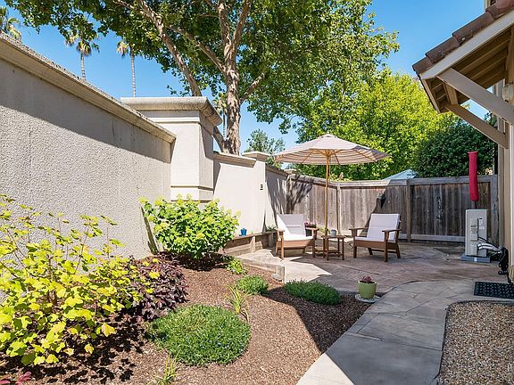 2nd image of 103 Amelia Way