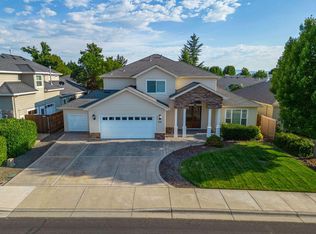 976 Pumpkin Rdg, Eagle Point, OR 97524