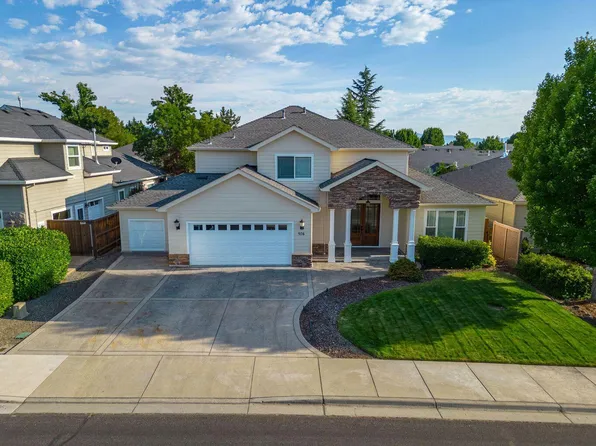 976 Pumpkin Rdg, Eagle Point, OR 97524