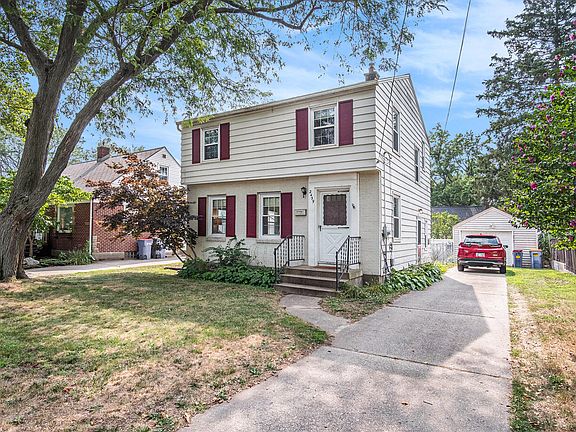 4th image of 2459 Blaine Ave SE