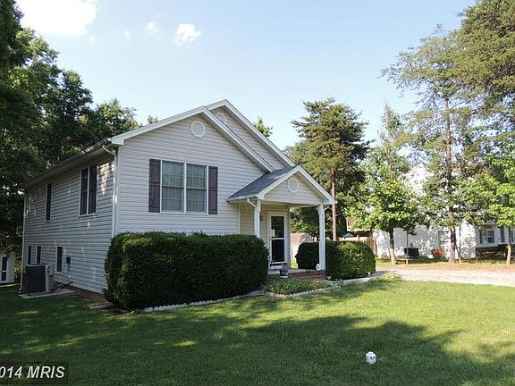 4th image of 8402 Glenmont Dr