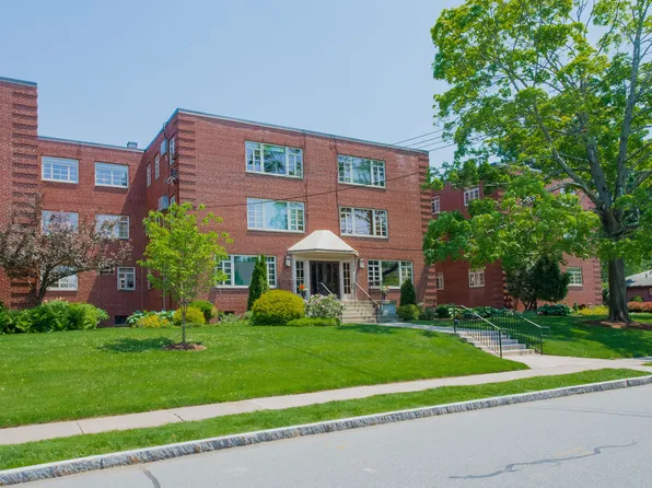 30 Outlook Avenue #201, West Hartford, CT 06119