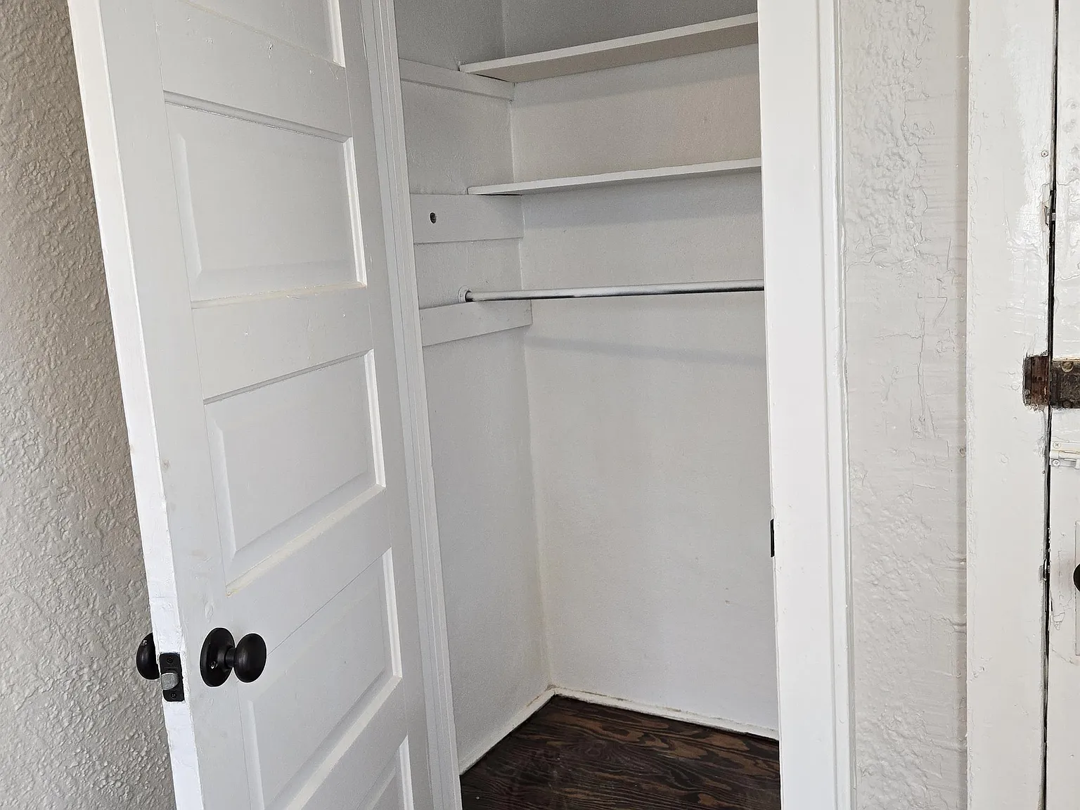 1239 Agnes Place - 5 — Photo 2