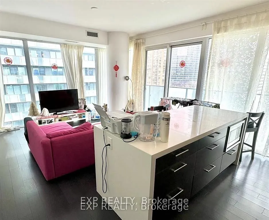 Building Photo - 65 Saint Mary St #702