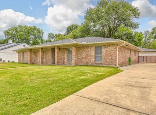 5000 Meadow Lark St, Dickinson, TX 77539