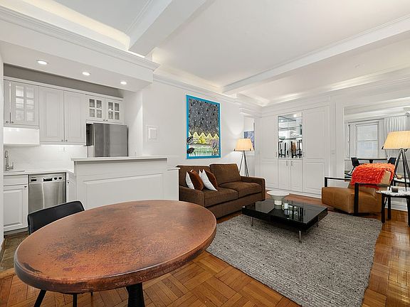 4th image of 24 5th Ave APT 423