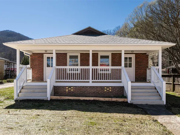 112 Powell St, Swannanoa, NC 28778