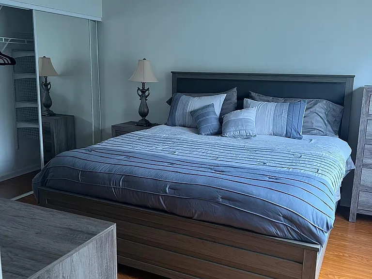 107 W Oaks Ct — Photo 3