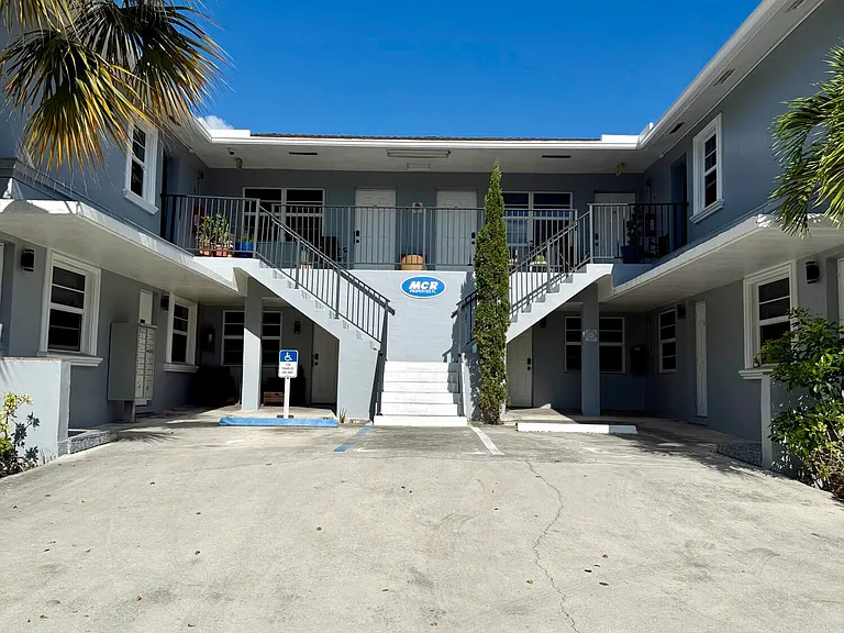 605 N Federal Hwy #14 — Photo 12