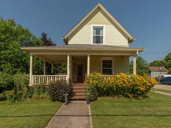 302 S Clinton St, Stockbridge, MI 49285