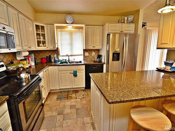 5th image of 5911 45th Avenue Ct E